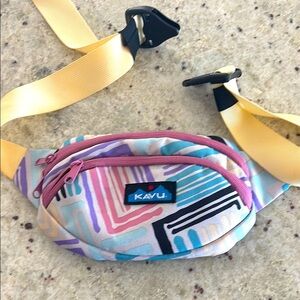 Kavu Multicolor Geometric Waist Bag / Fanny pack